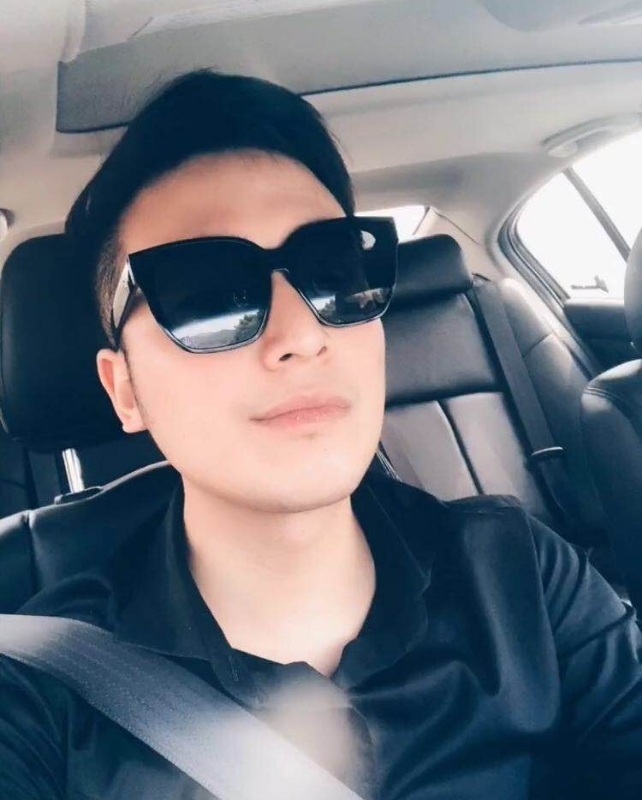 沉稳的第一张照片--香港残疾人相亲网