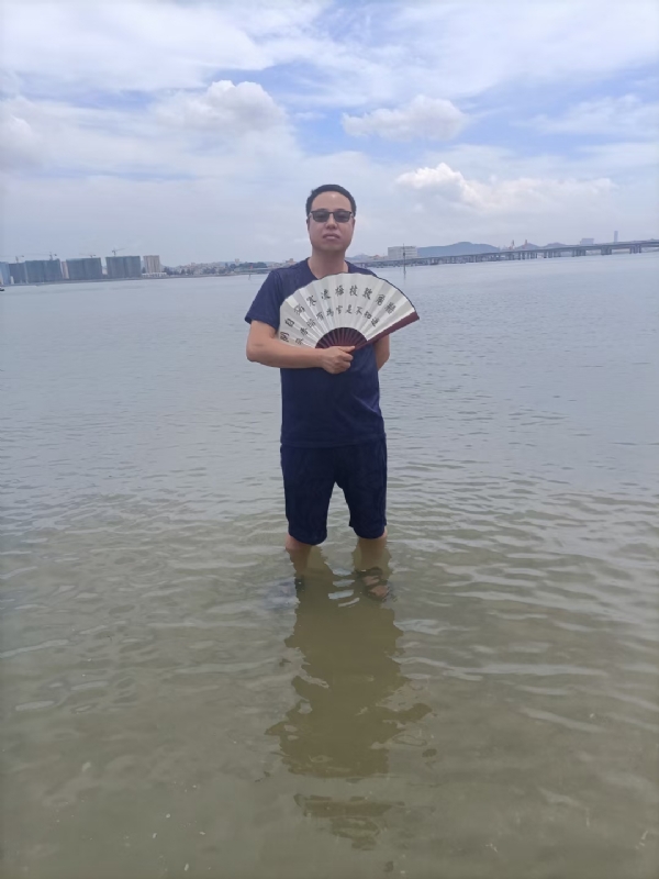 浪迹天涯的第一张照片--香港残疾人相亲网