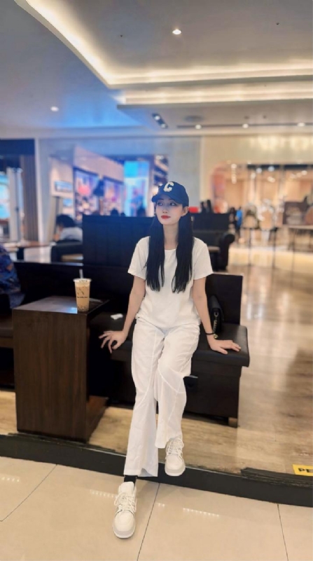 卖火柴的小女孩的第一张照片--香港残疾人相亲网